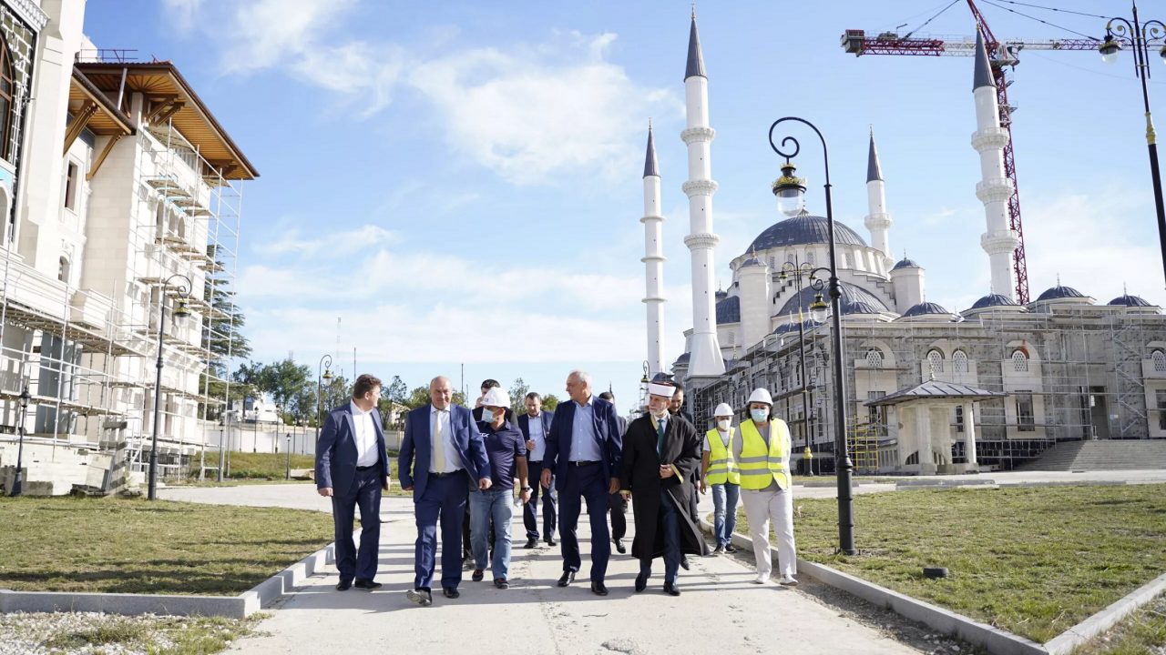 https://myslpolska.info/wp-content/uploads/2021/10/meczet-na-Krymie-1280x720.jpg