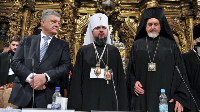 Zełeński niszczy Ukraińską Cerkiew Prawosławną