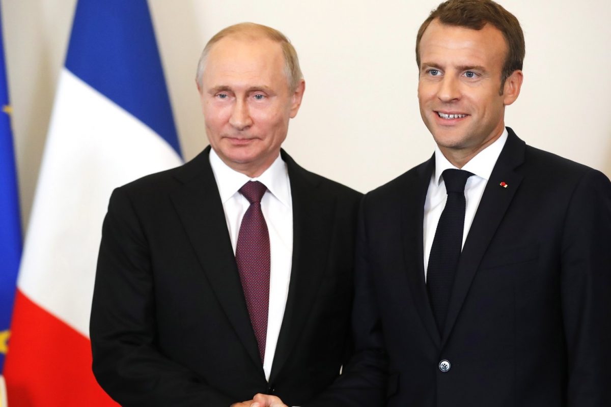 Frustrat Emmanuel Macron