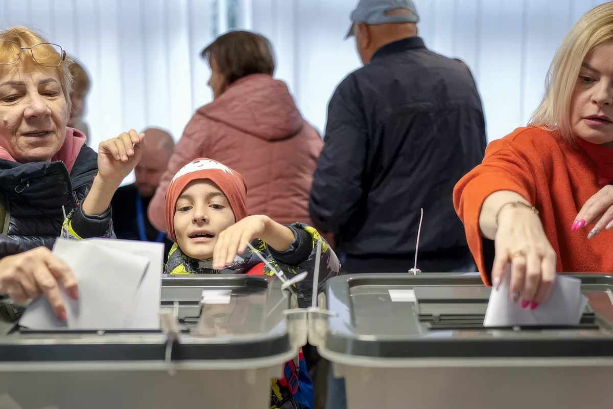 Waćkowski: Kolektywny Zachód i Maia Sandu grają va banque