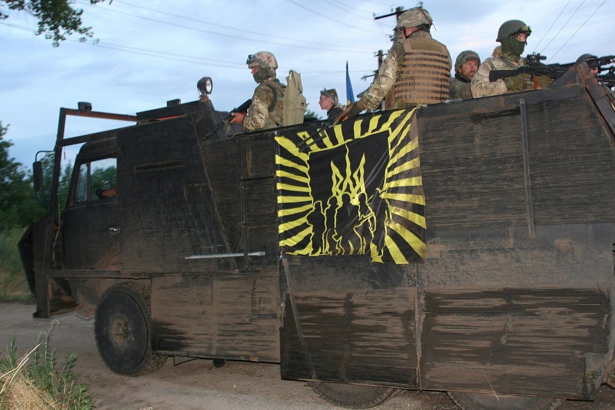 Cień Ruchu Azov nad Ukrainą