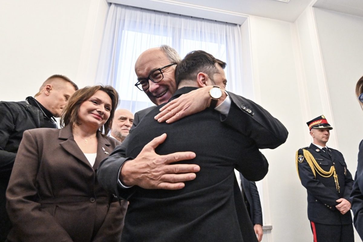 Przegląd informacji bieżących