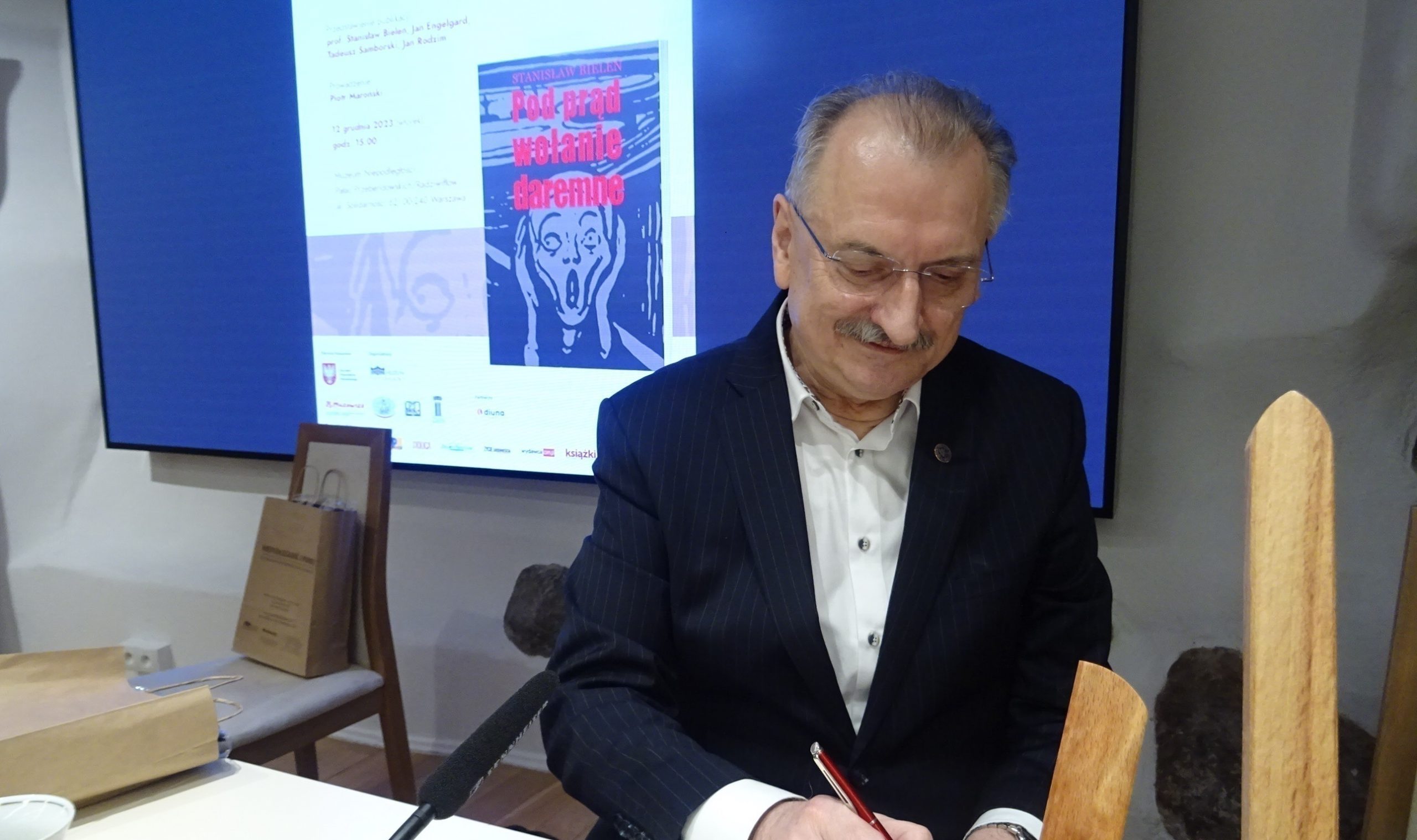 Bieleń; „Traktaty są niby dziewice i róże”