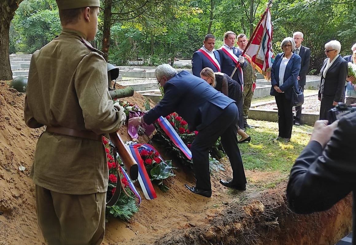 Młodzież Wszechpolska im. Macierewicza i Słomki Młodzież Wszechpolska im. Macierewicza i Słomki
