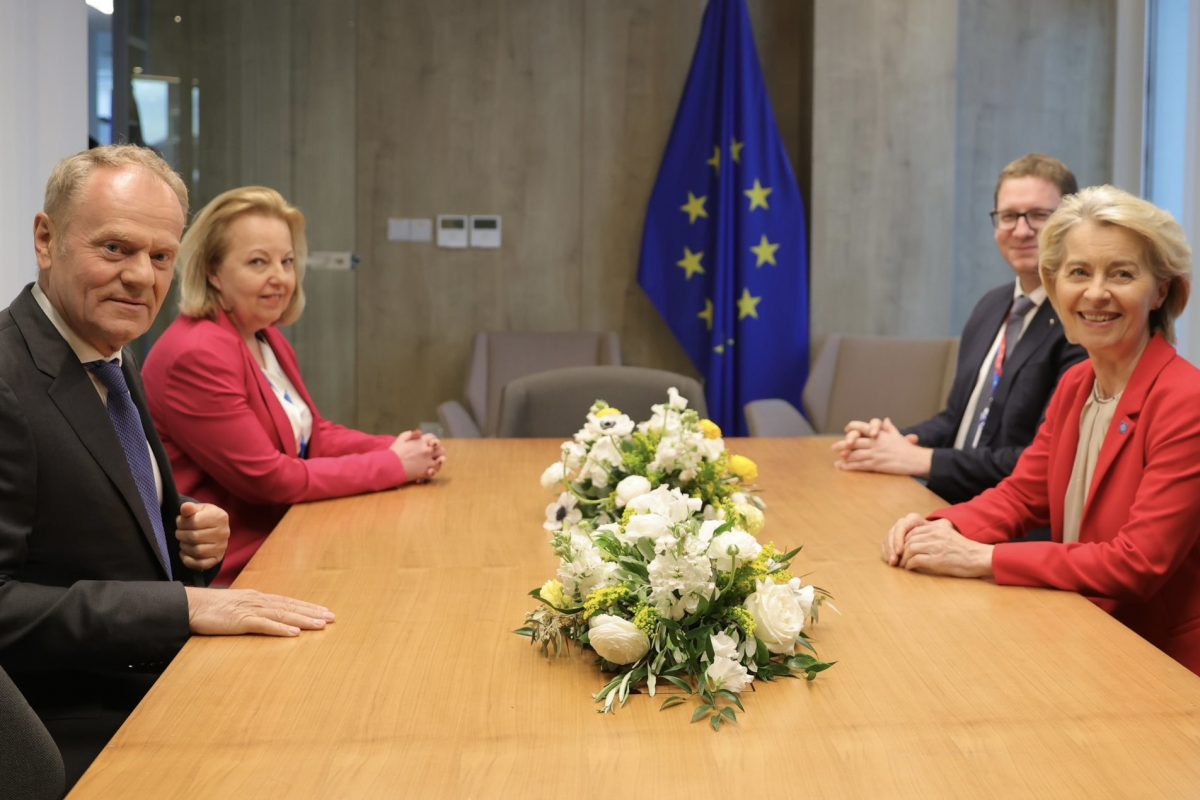 Miller: W co gra Donald Tusk?  