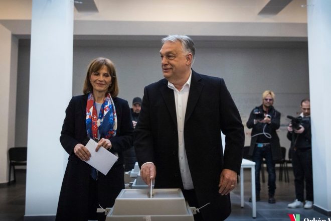 Kto się cieszy z klęski Orbana?