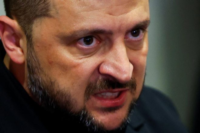 Kropla drąży skałę …