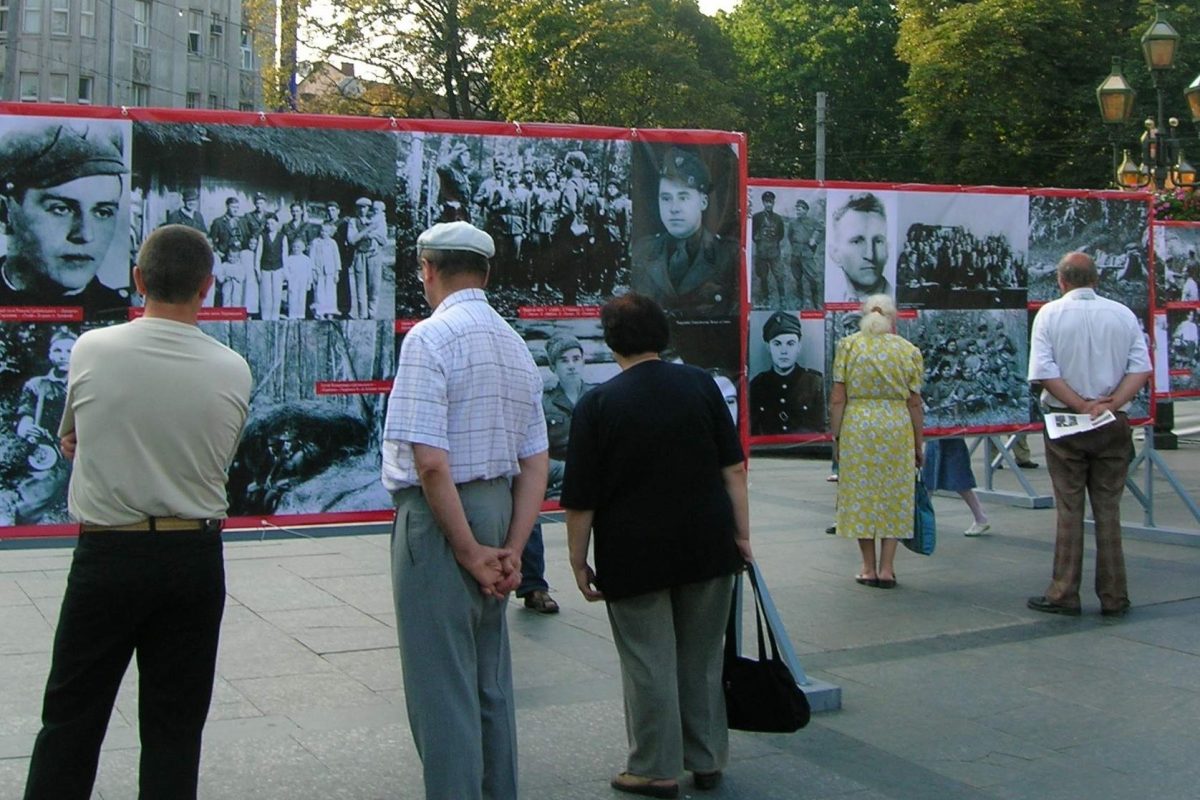 Polska sprzedała Ukrainę Putinowi Polska sprzedała Ukrainę Putinowi