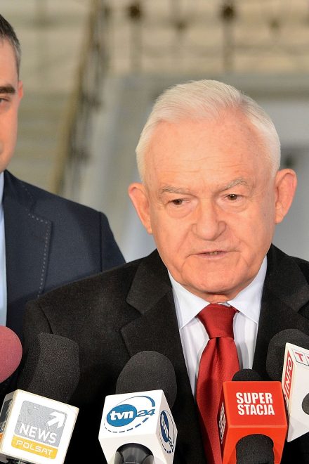 Miller: Podwójne standardy mediów i władz RP