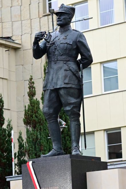 Pomnik gen. Tadeusza Rozwadowskiego w Warszawie